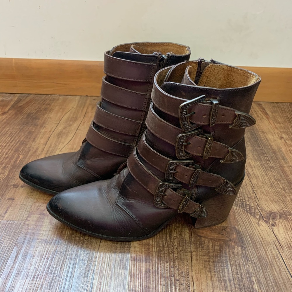 Circle G Distressed Brown Leather Booties